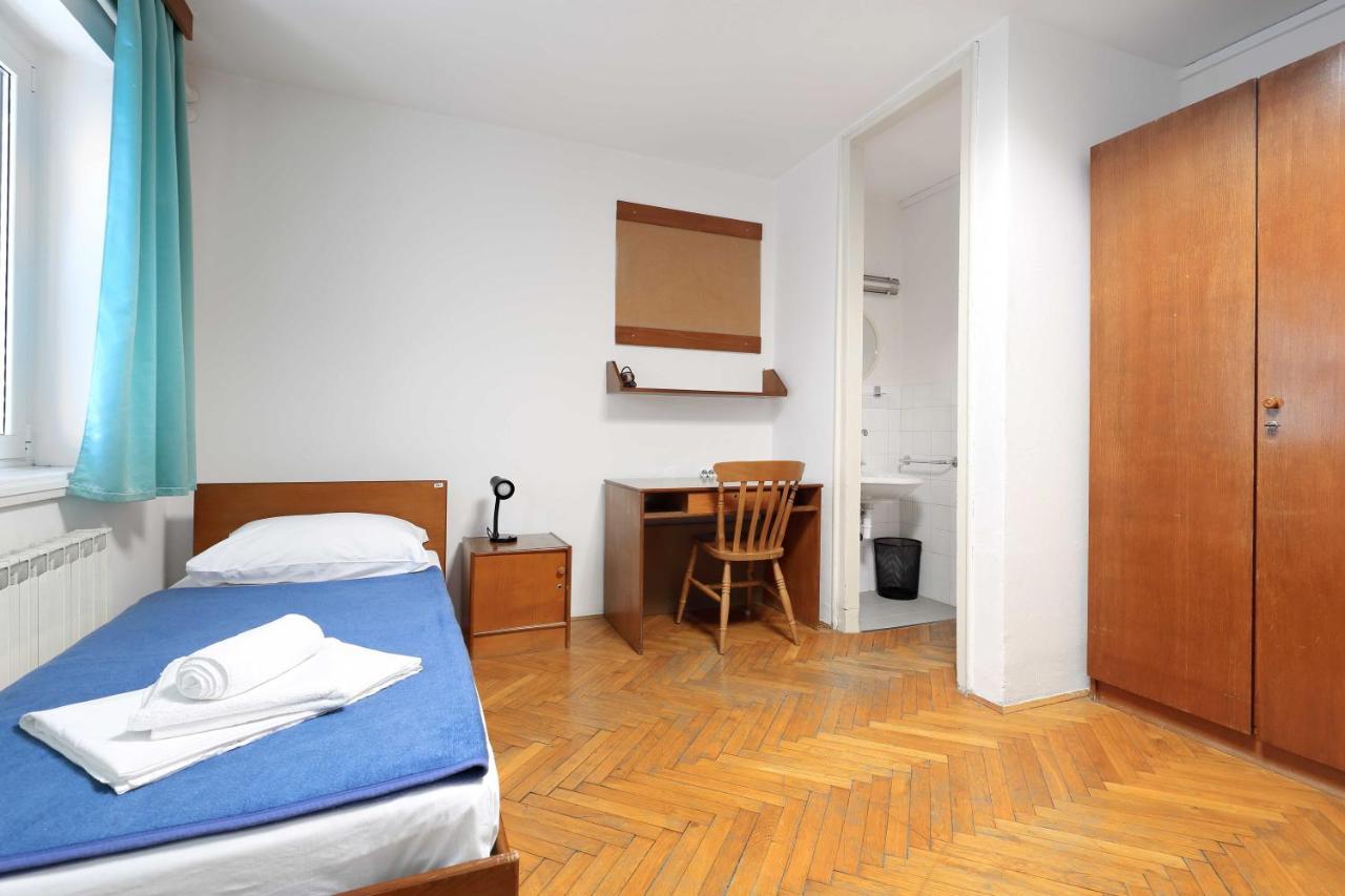 Rooms Studentsko Naselje Ivan Goran Kovacic Rijeka Exterior foto